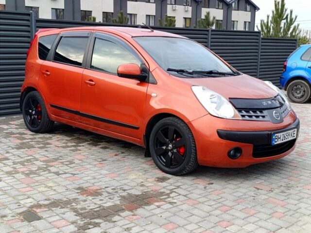 Червоний Ніссан Ноут, об'ємом двигуна 1.6 л та пробігом 185 тис. км за 5200 $, фото 6 на Automoto.ua