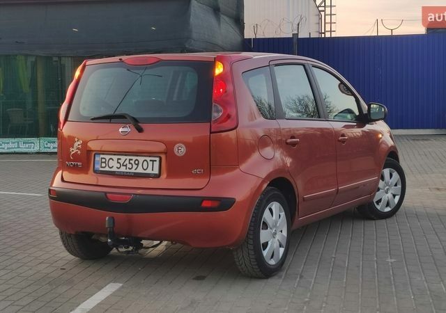 Красный Ниссан Ноут, объемом двигателя 1.5 л и пробегом 264 тыс. км за 4550 $, фото 12 на Automoto.ua