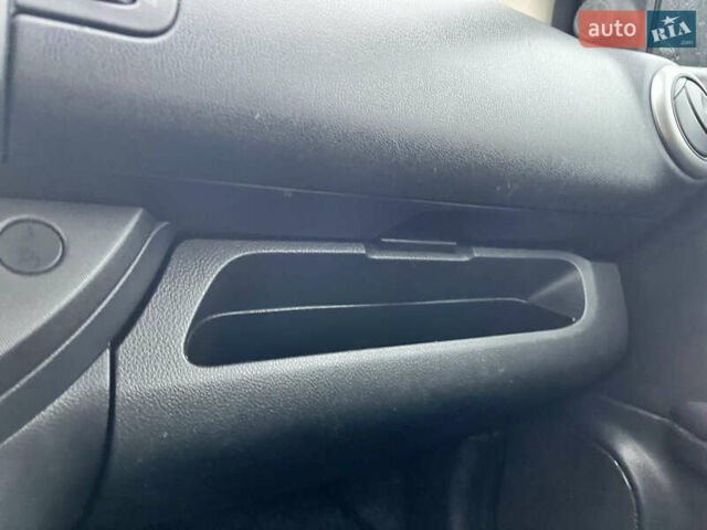 Красный Ниссан Ноут, объемом двигателя 1.6 л и пробегом 223 тыс. км за 5350 $, фото 20 на Automoto.ua