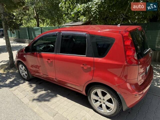 Красный Ниссан Ноут, объемом двигателя 1.6 л и пробегом 160 тыс. км за 5952 $, фото 4 на Automoto.ua