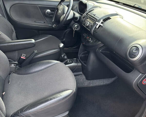 Ниссан Ноут 2008 в Киеве на Automoto.ua Красный Ниссан Ноут, объемом двигателя 1.6 л и пробегом 260 тыс. км за 5250 $, фото 15 на Automoto.ua