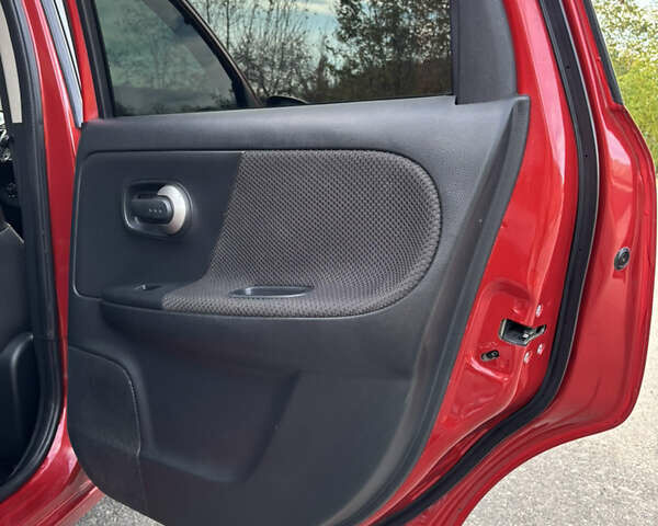 Ниссан Ноут 2008 в Киеве на Automoto.ua Красный Ниссан Ноут, объемом двигателя 1.6 л и пробегом 260 тыс. км за 5250 $, фото 17 на Automoto.ua