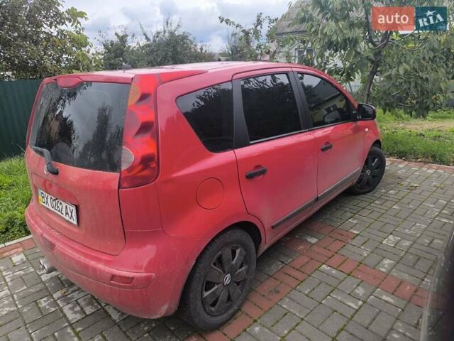 Красный Ниссан Ноут, объемом двигателя 1.4 л и пробегом 255 тыс. км за 3800 $, фото 4 на Automoto.ua