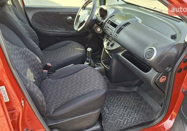 Красный Ниссан Ноут, объемом двигателя 1.6 л и пробегом 224 тыс. км за 5400 $, фото 3 на Automoto.ua