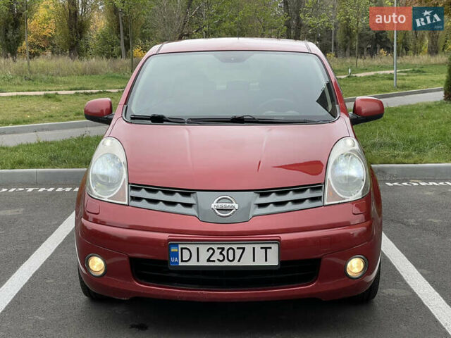 Красный Ниссан Ноут, объемом двигателя 1.6 л и пробегом 142 тыс. км за 6500 $, фото 2 на Automoto.ua