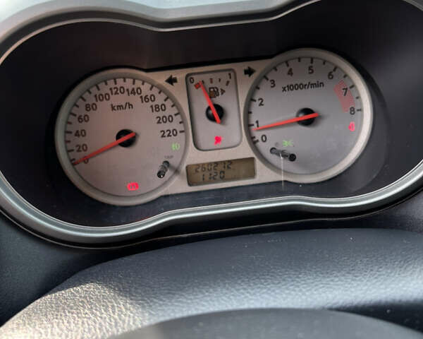 Ниссан Ноут 2008 в Киеве на Automoto.ua Красный Ниссан Ноут, объемом двигателя 1.6 л и пробегом 260 тыс. км за 5250 $, фото 35 на Automoto.ua