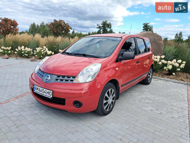 Червоний Ніссан Ноут, об'ємом двигуна 1.39 л та пробігом 182 тис. км за 5499 $, фото 4 на Automoto.ua