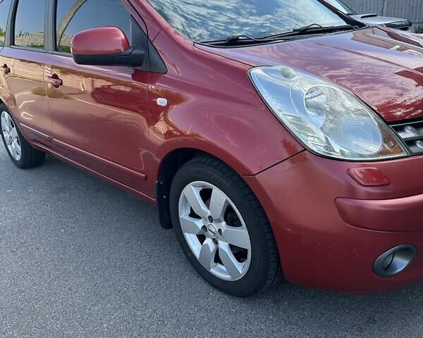 Червоний Ніссан Ноут, об'ємом двигуна 1.6 л та пробігом 340 тис. км за 6000 $, фото 3 на Automoto.ua