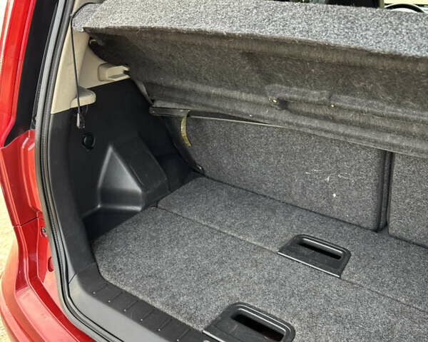 Ниссан Ноут 2008 в Киеве на Automoto.ua Красный Ниссан Ноут, объемом двигателя 1.6 л и пробегом 260 тыс. км за 5250 $, фото 22 на Automoto.ua