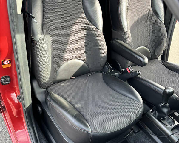 Ниссан Ноут 2008 в Киеве на Automoto.ua Красный Ниссан Ноут, объемом двигателя 1.6 л и пробегом 260 тыс. км за 5250 $, фото 40 на Automoto.ua