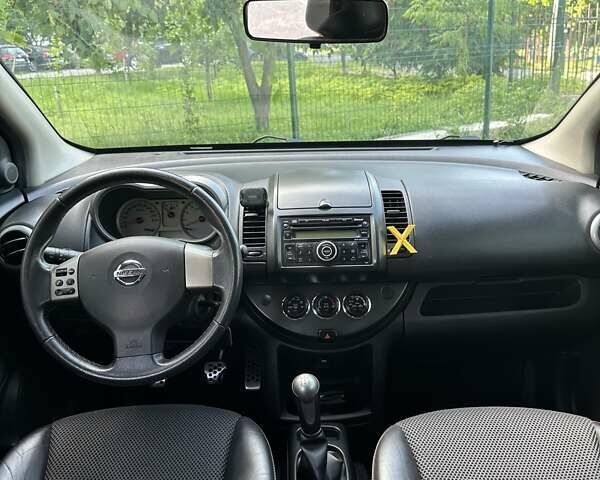 Червоний Ніссан Ноут, об'ємом двигуна 1.6 л та пробігом 340 тис. км за 6000 $, фото 11 на Automoto.ua