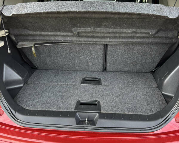 Ниссан Ноут 2008 в Киеве на Automoto.ua Красный Ниссан Ноут, объемом двигателя 1.6 л и пробегом 260 тыс. км за 5250 $, фото 20 на Automoto.ua