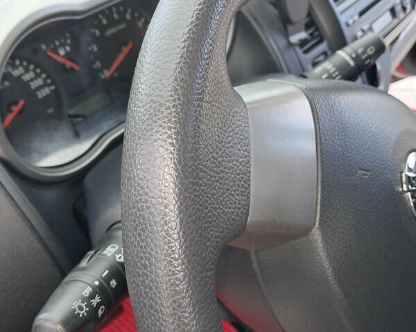 Червоний Ніссан Ноут, об'ємом двигуна 1.39 л та пробігом 182 тис. км за 5499 $, фото 11 на Automoto.ua