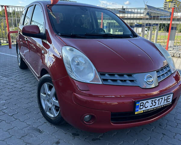 Красный Ниссан Ноут, объемом двигателя 1.6 л и пробегом 230 тыс. км за 6100 $, фото 1 на Automoto.ua