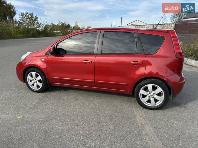 Ниссан Ноут 2008 в Киеве на Automoto.ua Красный Ниссан Ноут, объемом двигателя 1.6 л и пробегом 260 тыс. км за 5250 $, фото 4 на Automoto.ua