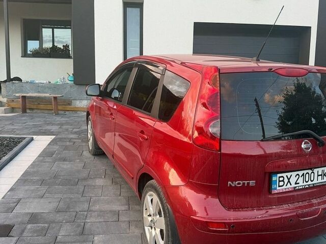 Червоний Ніссан Ноут, об'ємом двигуна 1.6 л та пробігом 98 тис. км за 7600 $, фото 2 на Automoto.ua