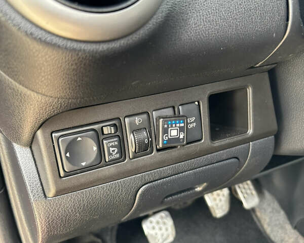 Ниссан Ноут 2008 в Киеве на Automoto.ua Красный Ниссан Ноут, объемом двигателя 1.6 л и пробегом 260 тыс. км за 5250 $, фото 32 на Automoto.ua