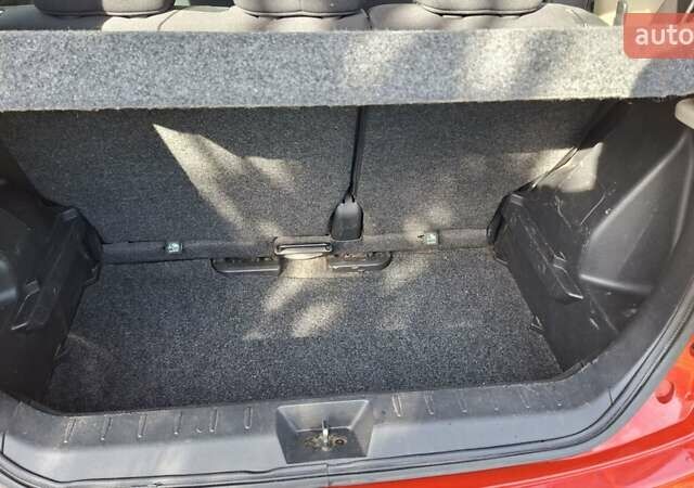 Красный Ниссан Ноут, объемом двигателя 1.6 л и пробегом 224 тыс. км за 5400 $, фото 6 на Automoto.ua