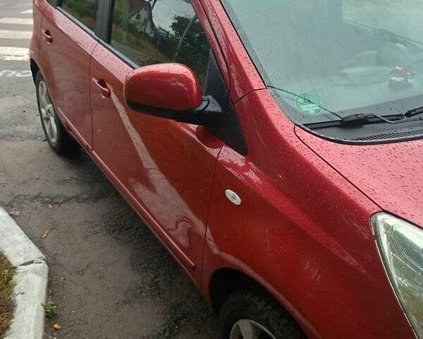 Ниссан Ноут 2009 в Житомире на Automoto.ua Красный Ниссан Ноут, объемом двигателя 1.39 л и пробегом 200 тыс. км за 5100 $, фото 2 на Automoto.ua