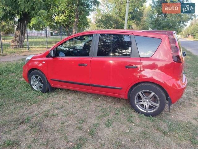 Красный Ниссан Ноут, объемом двигателя 1.39 л и пробегом 225 тыс. км за 4800 $, фото 2 на Automoto.ua