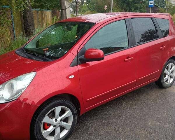 Ниссан Ноут 2009 в Житомире на Automoto.ua Красный Ниссан Ноут, объемом двигателя 1.39 л и пробегом 200 тыс. км за 5100 $, фото 4 на Automoto.ua