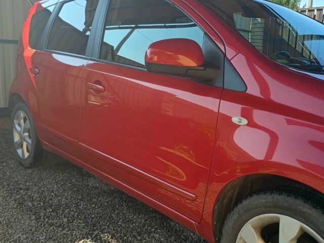 Червоний Ніссан Ноут, об'ємом двигуна 1.4 л та пробігом 200 тис. км за 5000 $, фото 2 на Automoto.ua