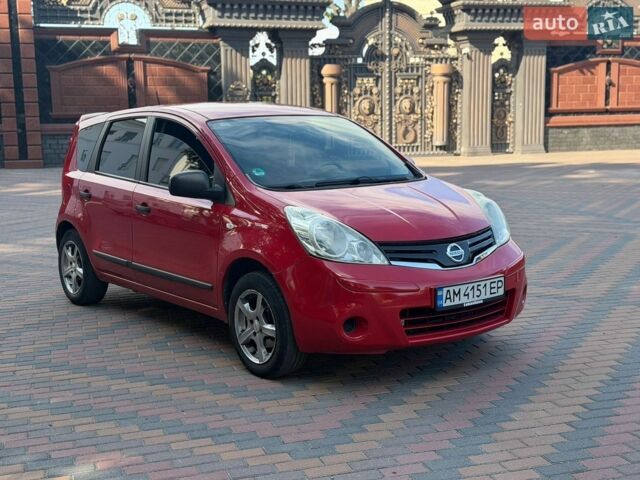 Червоний Ніссан Ноут, об'ємом двигуна 1.39 л та пробігом 280 тис. км за 4850 $, фото 7 на Automoto.ua