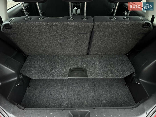 Красный Ниссан Ноут, объемом двигателя 1.39 л и пробегом 258 тыс. км за 6000 $, фото 50 на Automoto.ua