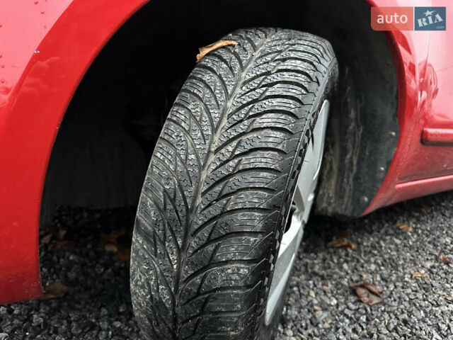 Красный Ниссан Ноут, объемом двигателя 1.39 л и пробегом 258 тыс. км за 6000 $, фото 53 на Automoto.ua