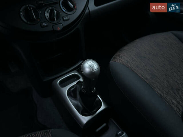 Червоний Ніссан Ноут, об'ємом двигуна 1.39 л та пробігом 243 тис. км за 6200 $, фото 27 на Automoto.ua