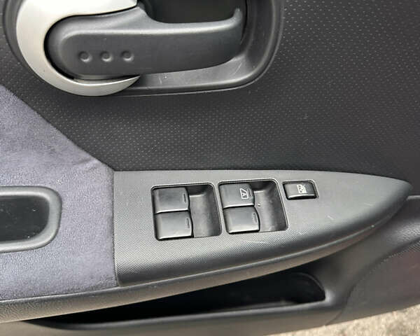 Червоний Ніссан Ноут, об'ємом двигуна 1.6 л та пробігом 193 тис. км за 6999 $, фото 19 на Automoto.ua