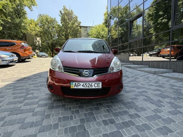 Красный Ниссан Ноут, объемом двигателя 1.4 л и пробегом 129 тыс. км за 5750 $, фото 2 на Automoto.ua