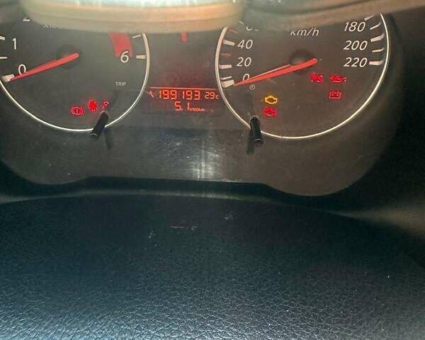 Красный Ниссан Ноут, объемом двигателя 1.46 л и пробегом 200 тыс. км за 6499 $, фото 5 на Automoto.ua