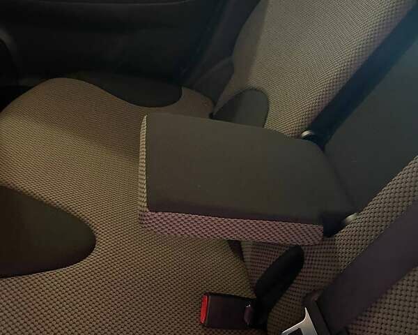 Красный Ниссан Ноут, объемом двигателя 1.5 л и пробегом 202 тыс. км за 6300 $, фото 23 на Automoto.ua