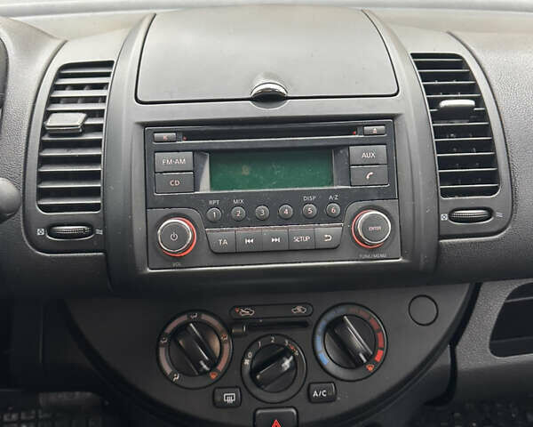 Червоний Ніссан Ноут, об'ємом двигуна 1.6 л та пробігом 193 тис. км за 6999 $, фото 15 на Automoto.ua