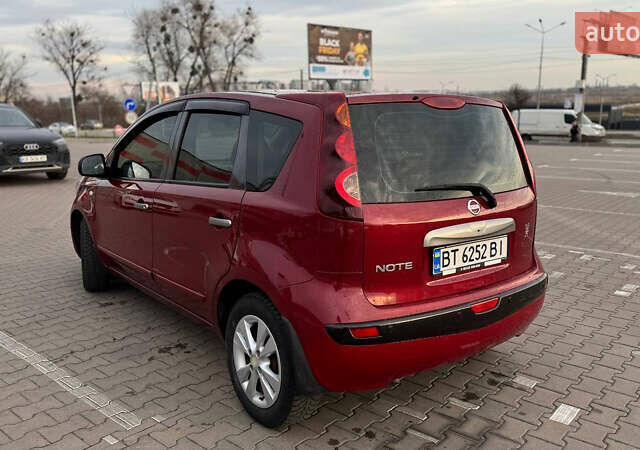 Красный Ниссан Ноут, объемом двигателя 1.6 л и пробегом 193 тыс. км за 7400 $, фото 5 на Automoto.ua