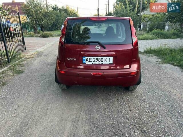 Червоний Ніссан Ноут, об'ємом двигуна 1.6 л та пробігом 45 тис. км за 7800 $, фото 4 на Automoto.ua