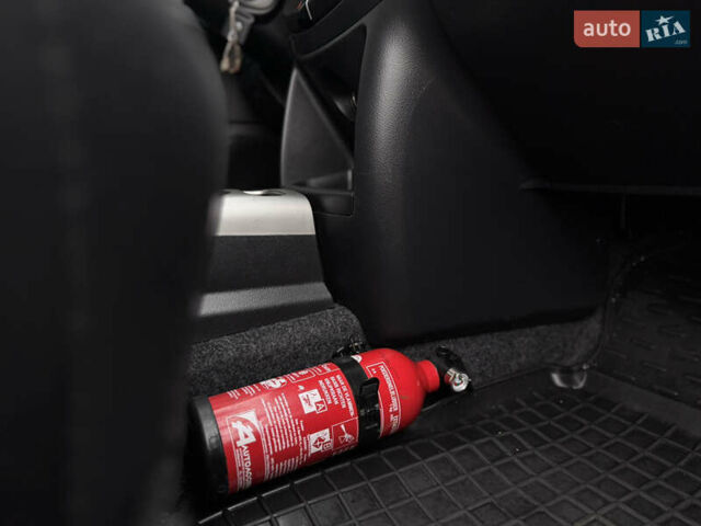 Червоний Ніссан Ноут, об'ємом двигуна 1.46 л та пробігом 236 тис. км за 6100 $, фото 28 на Automoto.ua