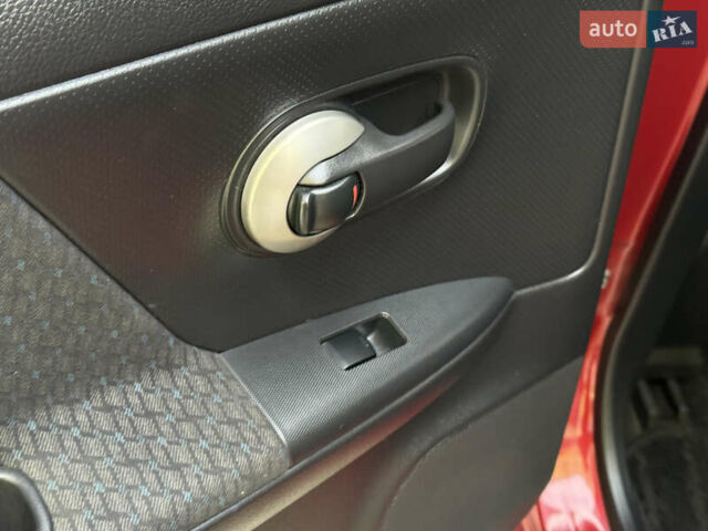 Красный Ниссан Ноут, объемом двигателя 1.5 л и пробегом 82 тыс. км за 7200 $, фото 45 на Automoto.ua