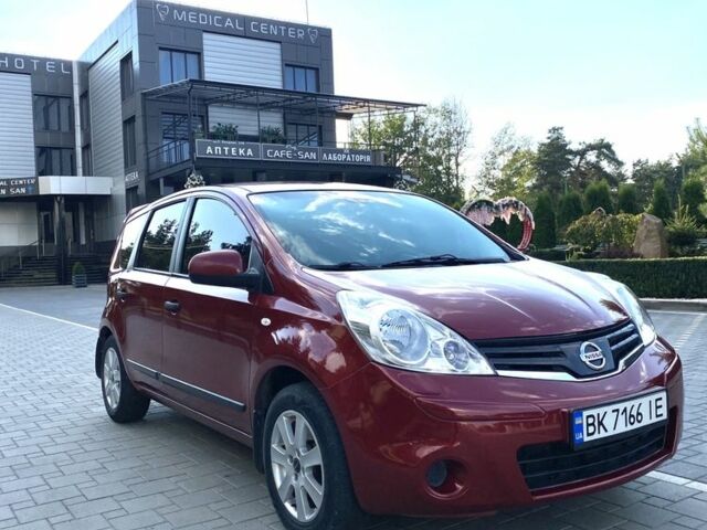Червоний Ніссан Ноут, об'ємом двигуна 1.4 л та пробігом 160 тис. км за 5900 $, фото 2 на Automoto.ua