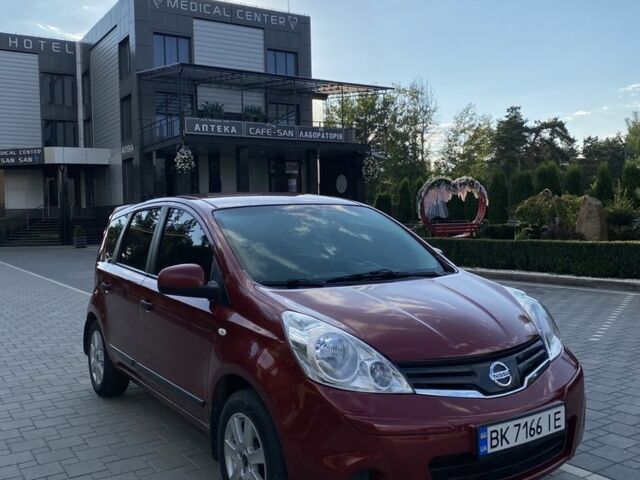Червоний Ніссан Ноут, об'ємом двигуна 1.4 л та пробігом 160 тис. км за 5900 $, фото 1 на Automoto.ua