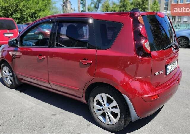 Красный Ниссан Ноут, объемом двигателя 1.6 л и пробегом 160 тыс. км за 7899 $, фото 5 на Automoto.ua