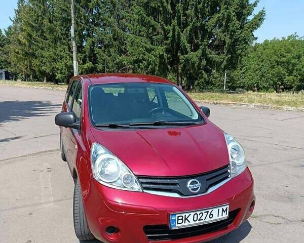 Красный Ниссан Ноут, объемом двигателя 1.5 л и пробегом 168 тыс. км за 7300 $, фото 2 на Automoto.ua
