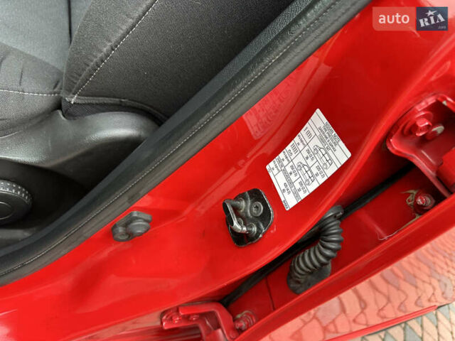 Ніссан Ноут 2012 у Івано-Франківську на Automoto.ua Червоний Ніссан Ноут, об'ємом двигуна 1.6 л та пробігом 152 тис. км за 8150 $, фото 128 на Automoto.ua