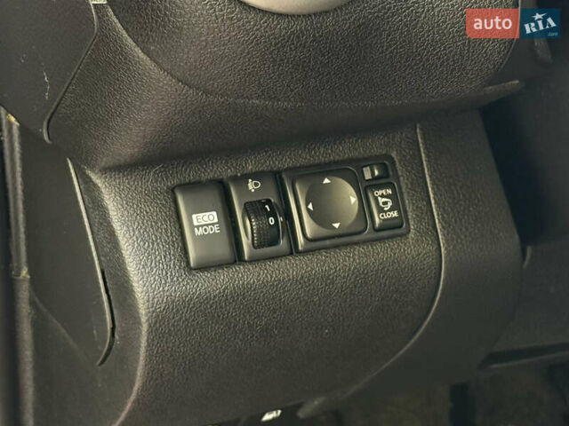 Червоний Ніссан Ноут, об'ємом двигуна 1.5 л та пробігом 82 тис. км за 7500 $, фото 30 на Automoto.ua