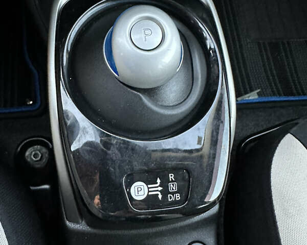 Красный Ниссан Ноут, объемом двигателя 1.2 л и пробегом 74 тыс. км за 12500 $, фото 44 на Automoto.ua