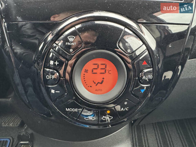 Красный Ниссан Ноут, объемом двигателя 1.2 л и пробегом 22 тыс. км за 12690 $, фото 19 на Automoto.ua