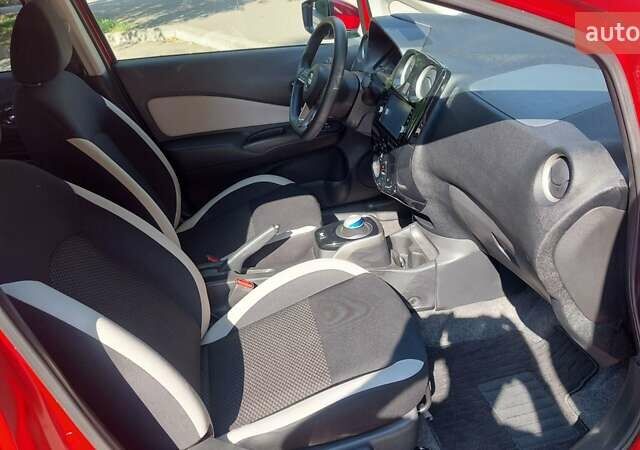 Червоний Ніссан Ноут, об'ємом двигуна 1.2 л та пробігом 58 тис. км за 11950 $, фото 35 на Automoto.ua