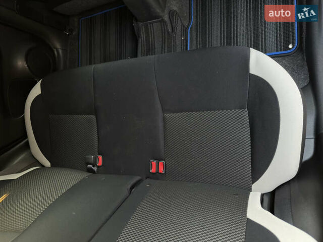 Красный Ниссан Ноут, объемом двигателя 1.2 л и пробегом 74 тыс. км за 12500 $, фото 27 на Automoto.ua