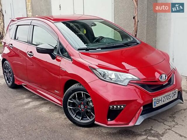 Красный Ниссан Ноут, объемом двигателя 0 л и пробегом 80 тыс. км за 15900 $, фото 2 на Automoto.ua